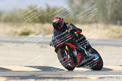 media/Dec-01-2025-Moto Forza (Mon) [[2daa91e15f]]/2-Intermediate Group/Session 3 (Turn 3)/